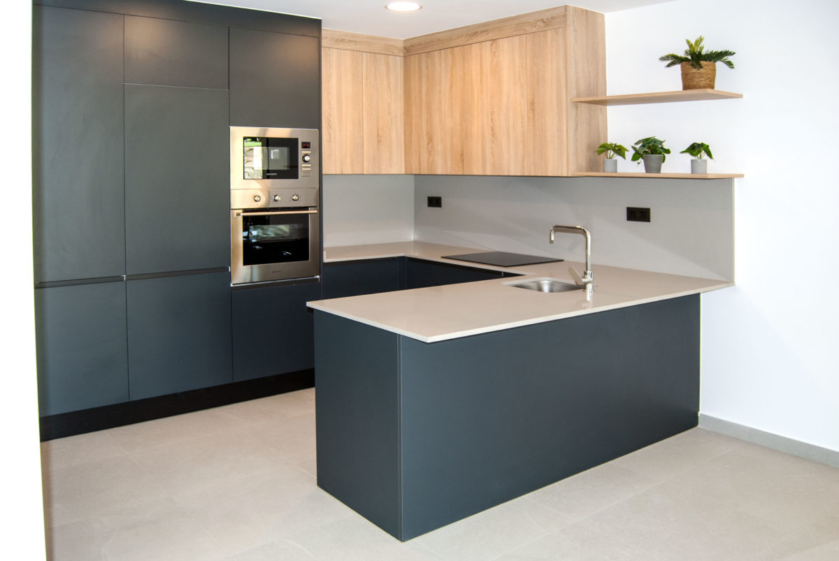 LO CRISPIN KITCHEN