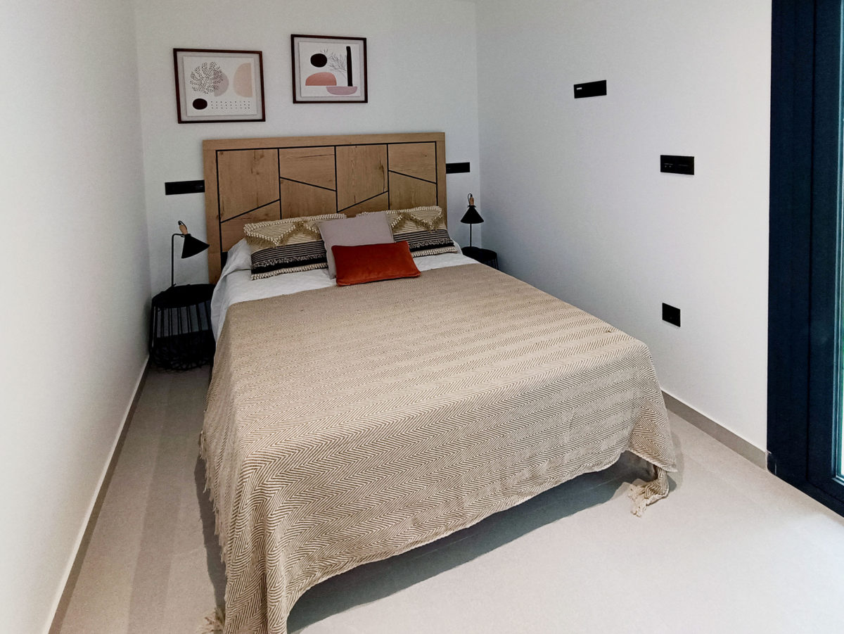 LO CRISPIN BEDROOM
