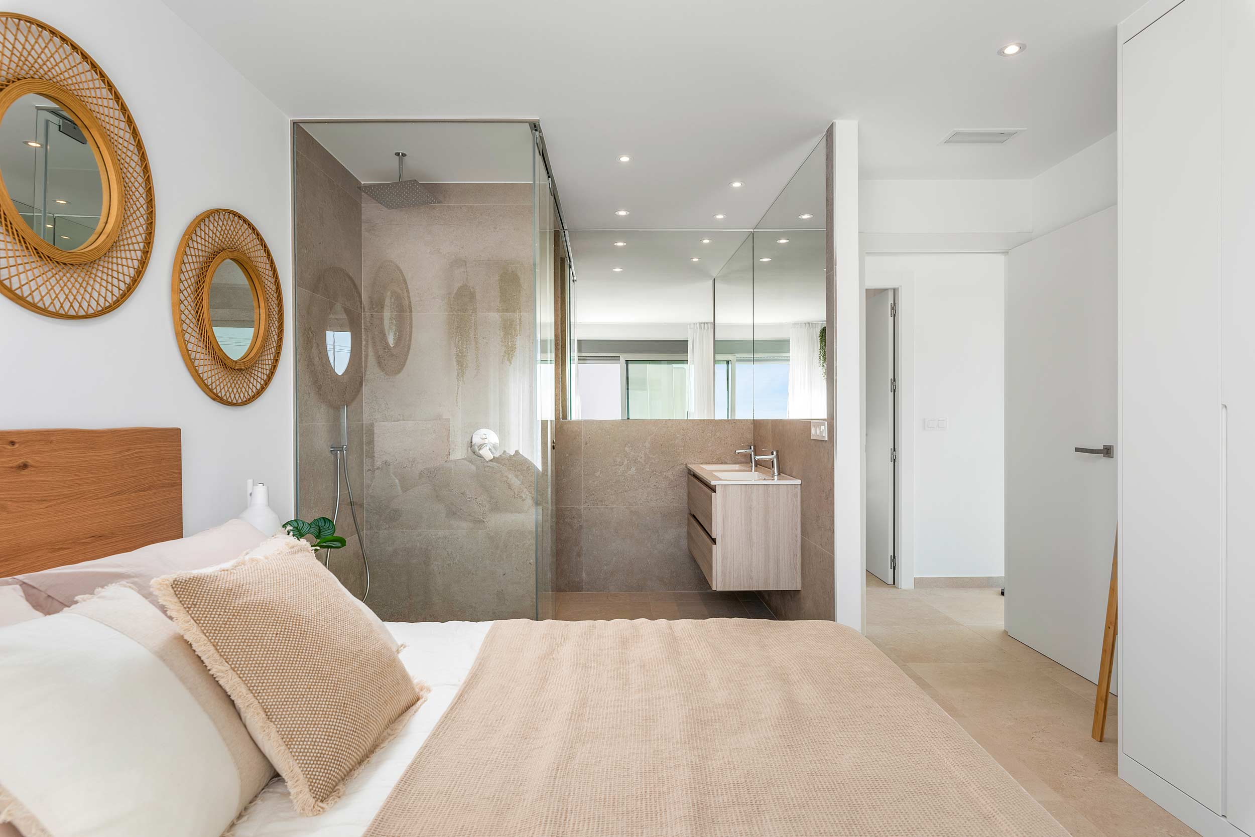 Second bedroom with bathroom view