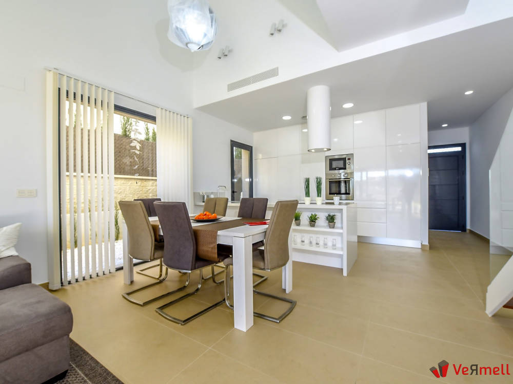 villa amberes dining room